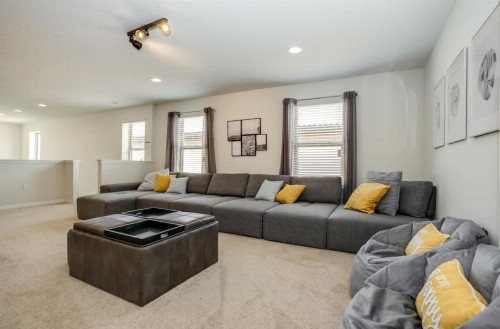 Exquisitely Prestige Large Home with Private Pool - image 30