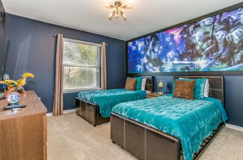 Exquisitely Prestige Large Home with Private Pool - image 44