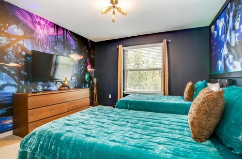 Exquisitely Prestige Large Home with Private Pool - image 45