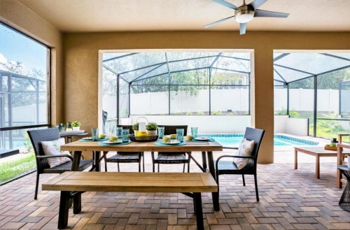 Exquisitely Prestige Large Home with Private Pool - image 47