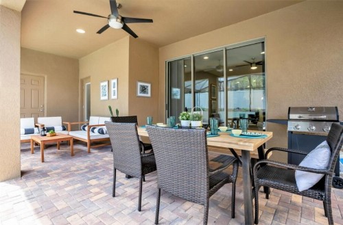 Exquisitely Prestige Large Home with Private Pool - image 48
