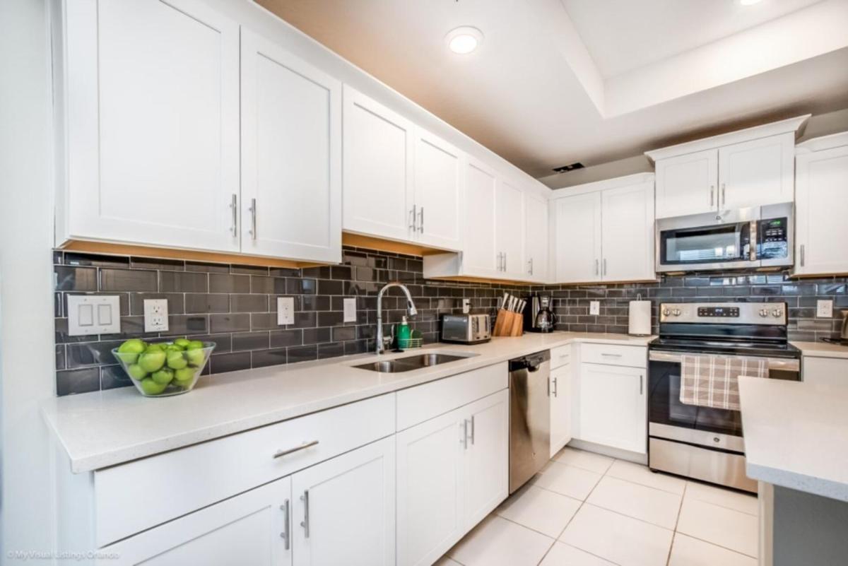 Luxury 3 Bedroom Apartment on Storey Lake Resort Orlando Apartment 3228 - image 7
