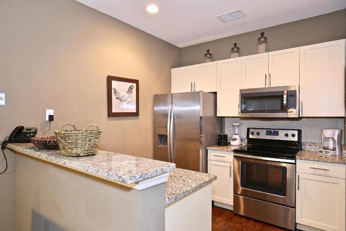 New townhouse in great luxurious community poolgym Close to Disney - image 4