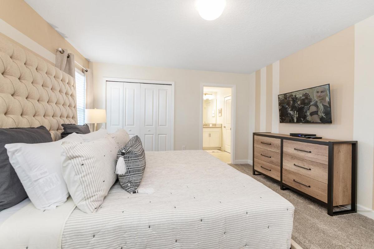 4 bedroom villa with themed bedrooms - image 6