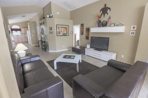 Maya's Charming Indian Creek Villa home - image 9