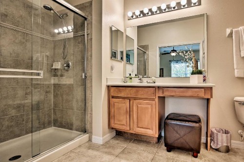 Central Townhome with Pool Access about 10 Min to Disney! - image 12