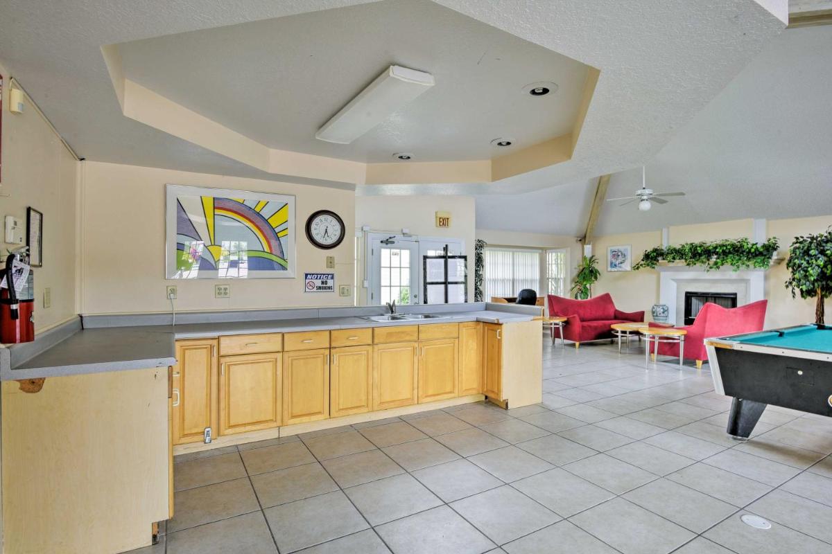Laguna Bay Condo with Amenities - 7 Miles to Disney! - image 4