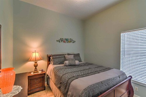 Explore Disney and Universal from this Home with Pool! - image 10