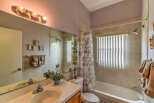Explore Disney and Universal from this Home with Pool! - image 7