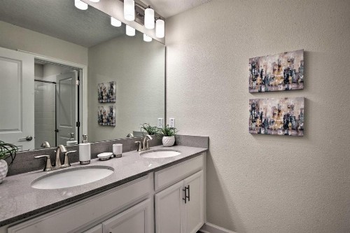 Exquisite Large Family Getaway Only 4 Mi to Disney - image 12