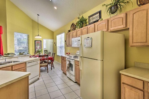 Family-Friendly Retreat w/Pool 10Mi to Disney - image 11