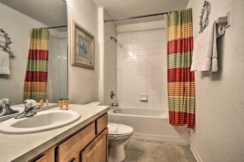 Family-Friendly Retreat w/Pool 10Mi to Disney - image 8