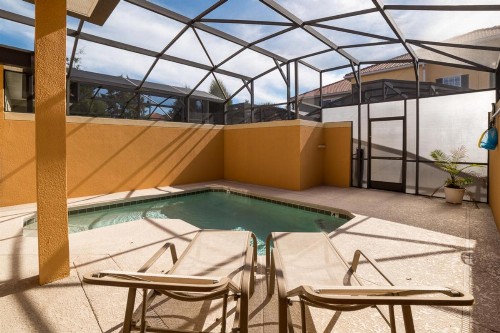 Paradise Palms Oasis - image 1