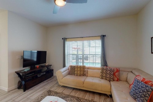 Lake View Townhouse - image 7
