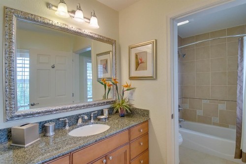 Sunrise Condo - image 8