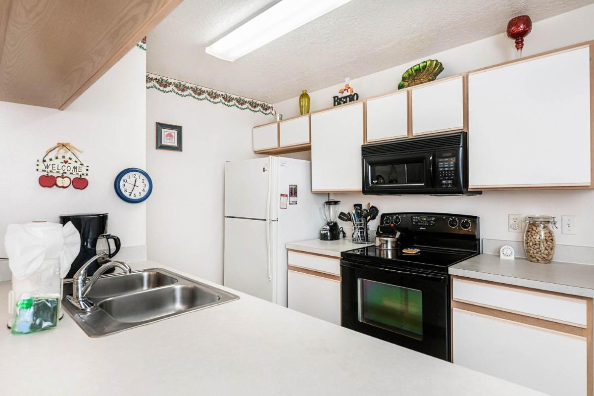 Island Club West Condo - image 6