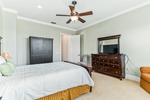 Luxury Green Overlook - image 10