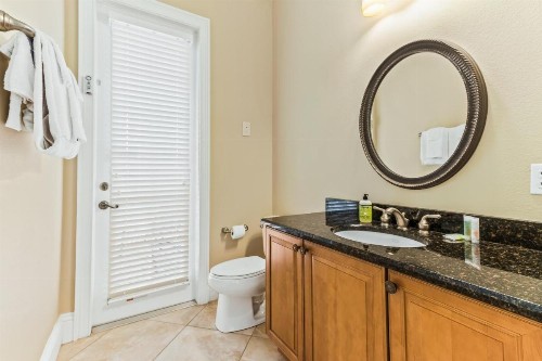 Luxury Green Overlook - image 11