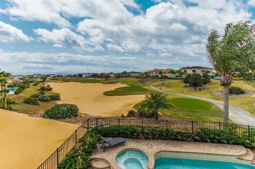 Luxury Green Overlook - image 9
