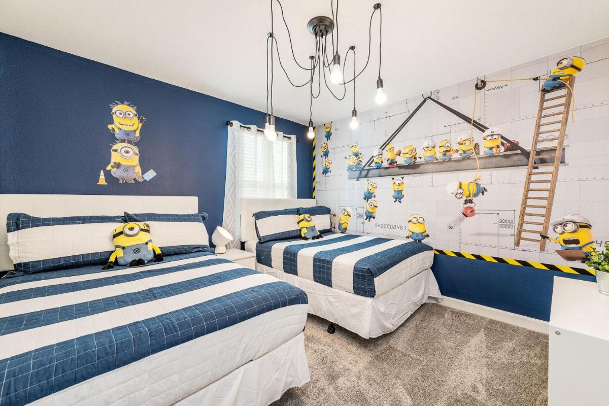 Beautiful New 6 bedroom Home - image 6