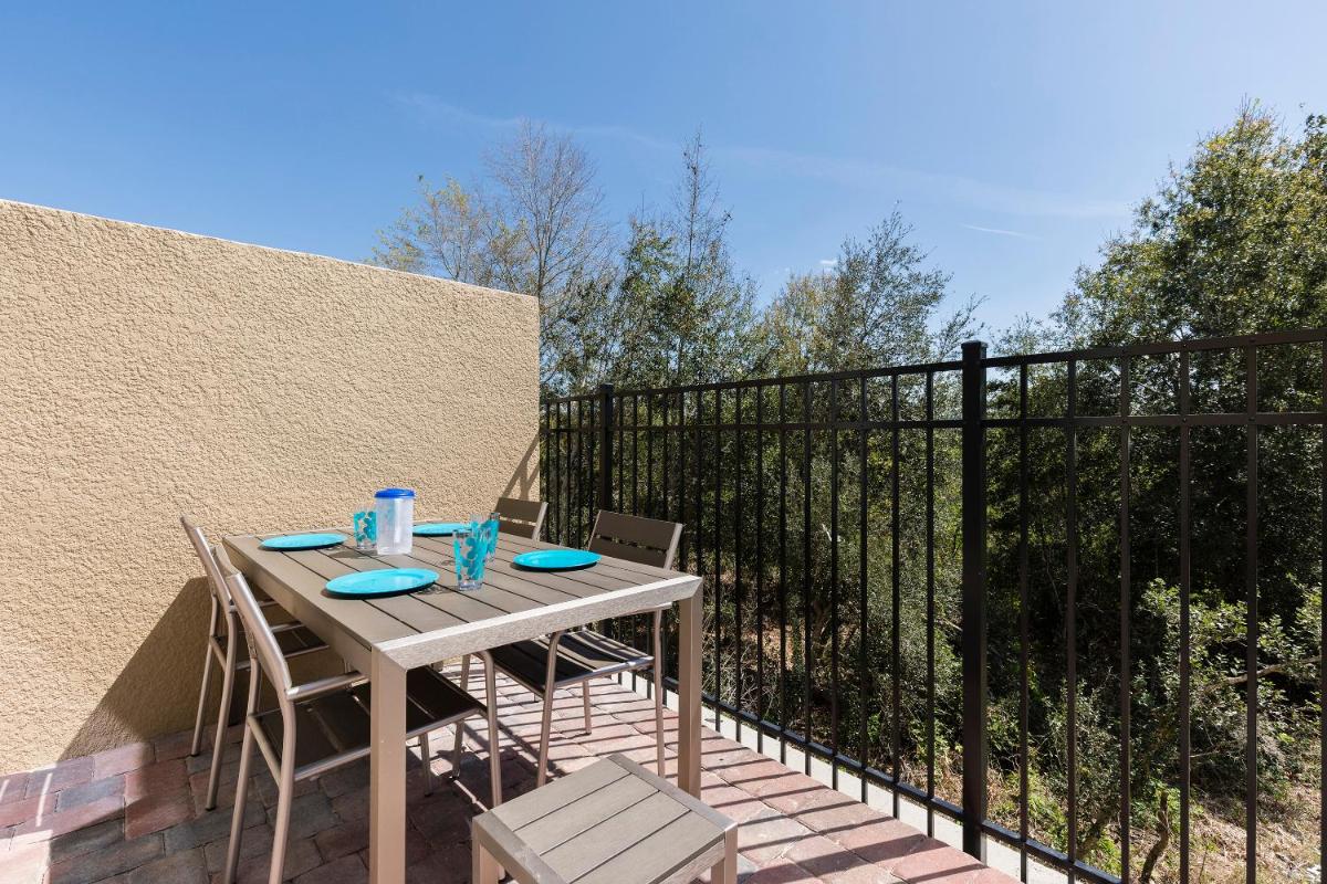 4 BR 4 BA Villa 1804ft² 5min to Disney BBQ - image 6