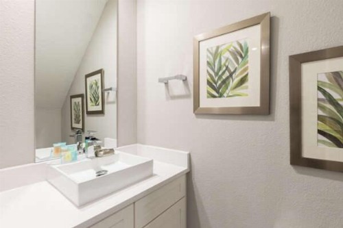 4 BR 4 BA Deluxe Villa 1804ft² 5min to Disney Parks - image 8