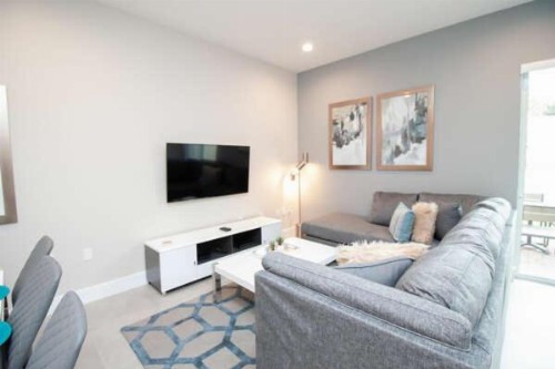 New 4 BR 4 BA Villa Ground Zero to Theme Parks - image 12
