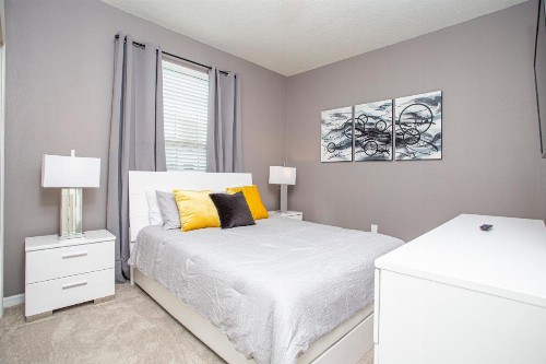 Gorgeous 5 Bd w/ Pool @ Windsor Westside 8929 - image 10