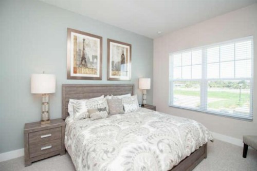 4 BR 4 BA Self Check-In Close to Disney Theme Parks - image 1