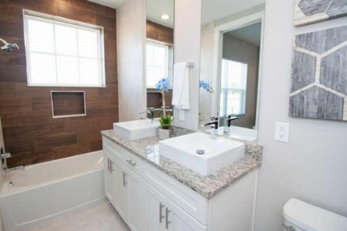 4 BR 4 BA Self Check-In Close to Disney Theme Parks - image 10