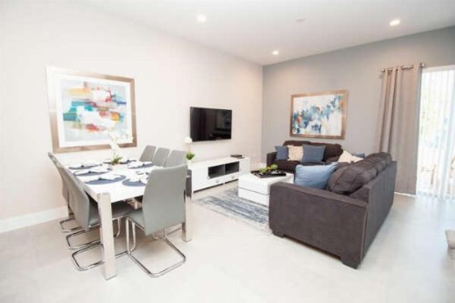 4 BR 4 BA Self Check-In Close to Disney Theme Parks - image 7