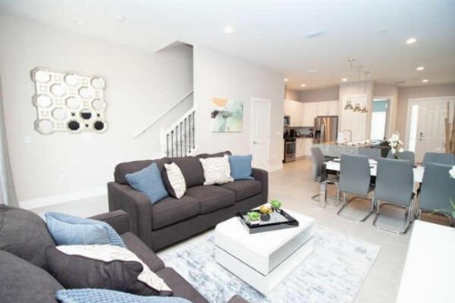4 BR 4 BA Self Check-In Close to Disney Theme Parks - image 9