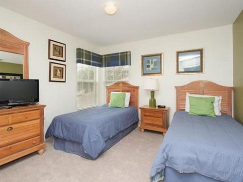 8176 Fan Palm Way - image 4