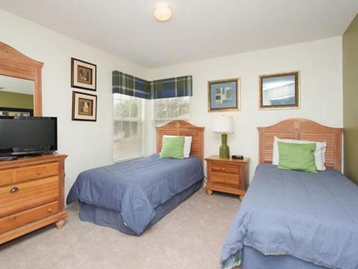 8176 Fan Palm Way - image 4