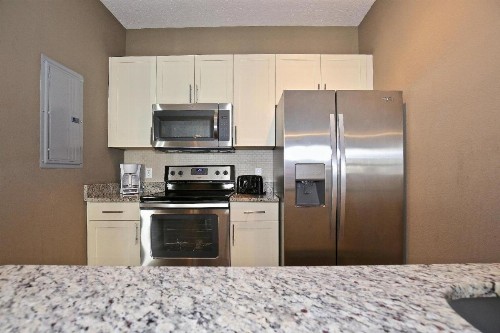 All new townhouse in gated community 10 min away from Disney! - image 10