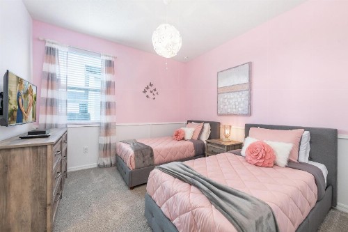 Luxury and comfort just 15 min from Disney - image 5