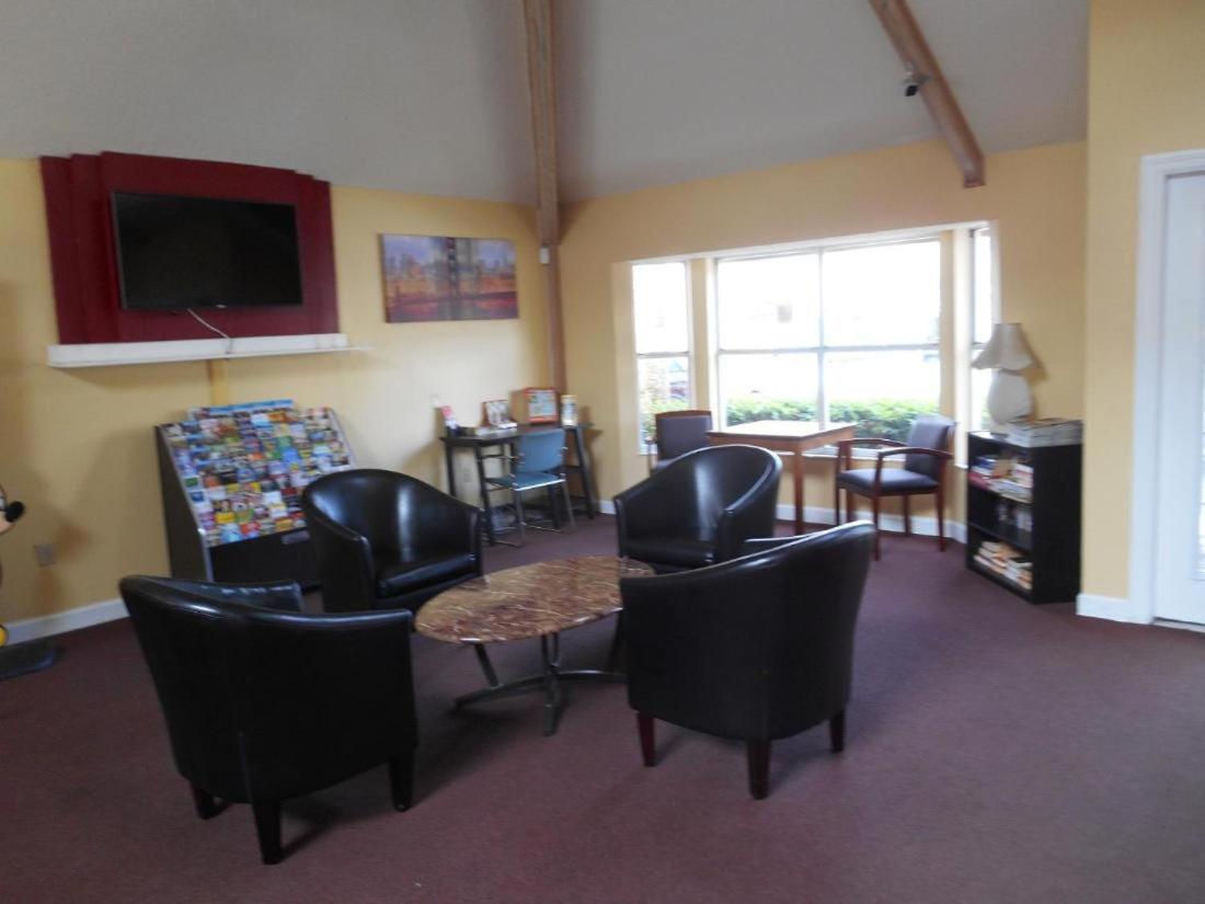 Affordable 3/2 Home close to Disney Parks !!! - image 5