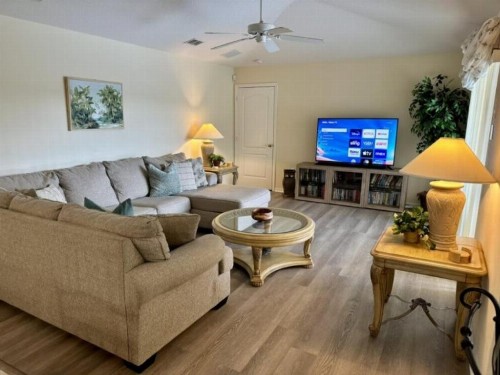 Spend all day in Disney and return to your 5 bedroom house to relax - image 10