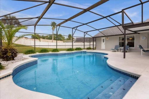 Spend all day in Disney and return to your 5 bedroom house to relax - image 23