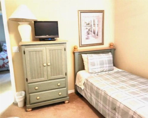 Spend all day in Disney and return to your 5 bedroom house to relax - image 28