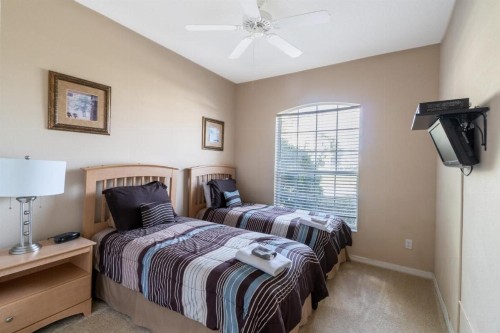 Spend all day in Disney and return to your 5 bedroom house to relax - image 45