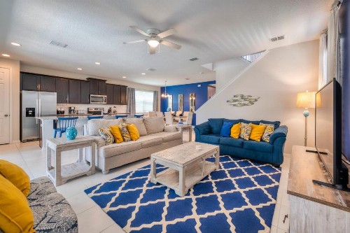 Best vacation gateway close to parks private pool - image 1