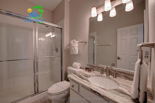 Windsor Hills Premium MDM 4/4 Lake View Home w/South Pool - 2 mi from Disney | Premium MDM 4/4 Lake View Home w/South Facing - image 4