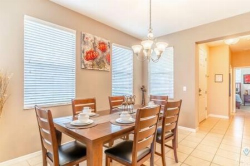 Lakeside Home Perfect for Family Stay Near Disney! - image 13