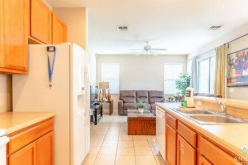 Lakeside Home Perfect for Family Stay Near Disney! - image 15