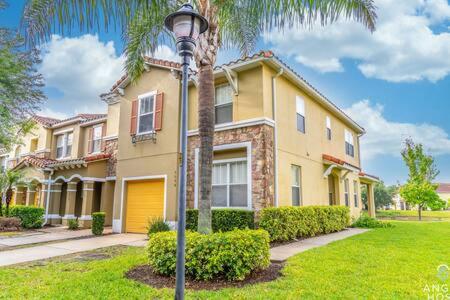Lakeside Home Perfect for Family Stay Near Disney! - image 2