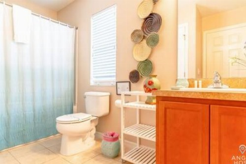 Lakeside Home Perfect for Family Stay Near Disney! - image 24