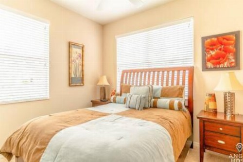 Lakeside Home Perfect for Family Stay Near Disney! - image 25