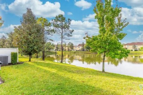 Lakeside Home Perfect for Family Stay Near Disney! - image 4