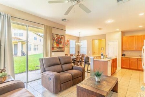 Lakeside Home Perfect for Family Stay Near Disney! - image 6